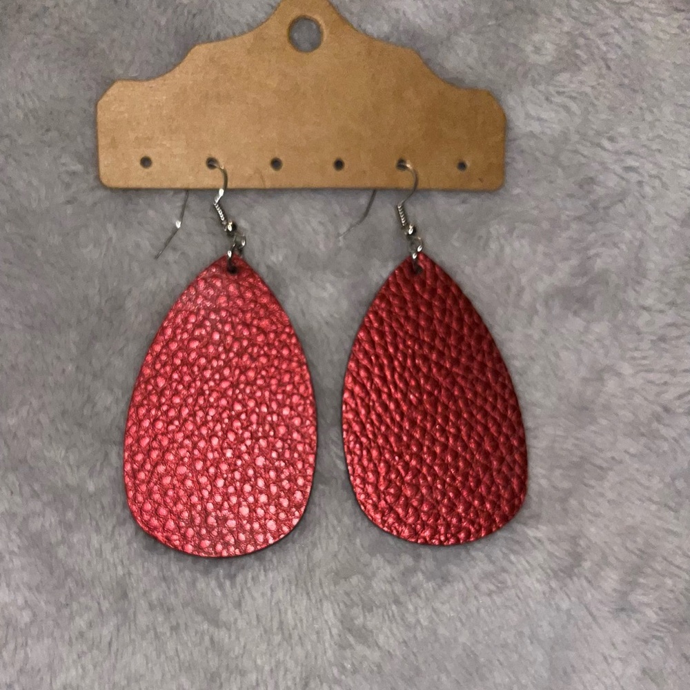 Elegant Red Teardrop Earrings